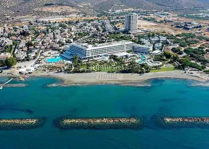 Cydonia Gardens Maisonette With Shared Pool アパート リマソール