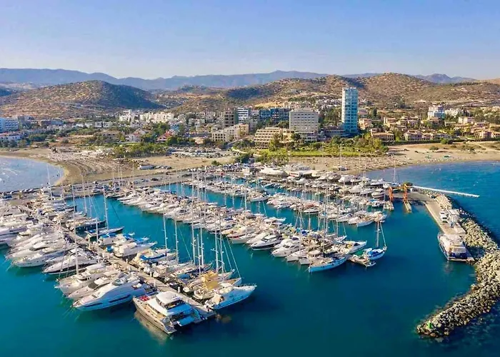 アパート Cydonia Gardens Maisonette With Shared Pool リマソール