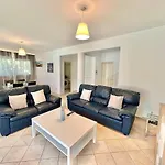 Cydonia Gardens Maisonette With Shared Pool