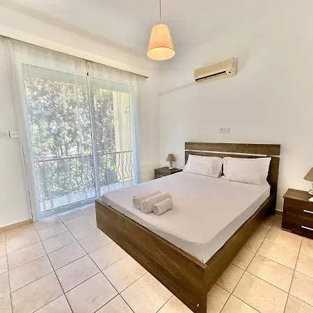 Cydonia Gardens Maisonette With Shared Pool Apartment