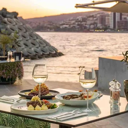 Lägenhet Cydonia Gardens Maisonette With Shared Pool