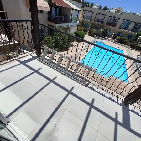 Lägenhet Cydonia Gardens Maisonette With Shared Pool Limassol