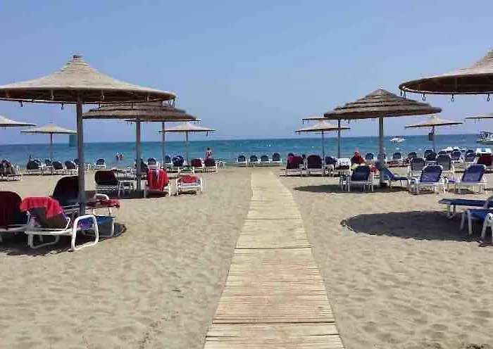 Cydonia Gardens Maisonette With Shared Pool Daire Limasol