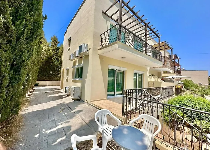 Cydonia Gardens Maisonette With Shared Pool Daire *