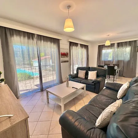 Cydonia Gardens Maisonette With Shared Pool Apartment