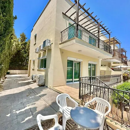 Cydonia Gardens Maisonette With Shared Pool Apartment *