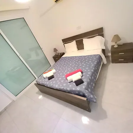 Apartment Cydonia Gardens Maisonette With Shared Pool *